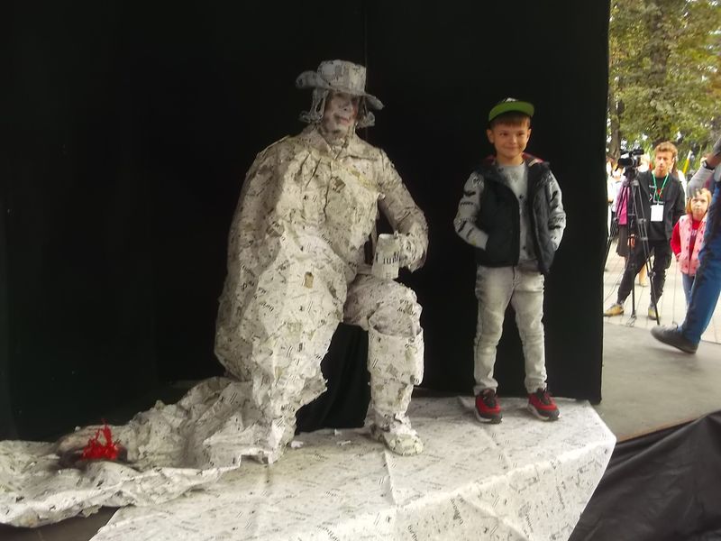 © Andrei  Kolyaskin - Living  sculptures  show  on  the  central  part  of  Ivano - Frankivsk  City , Ukraine .