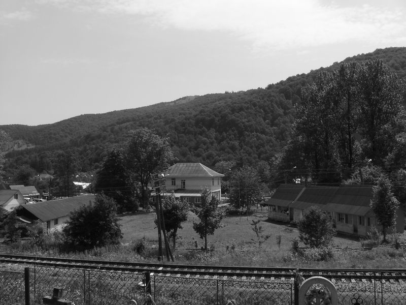 © Andrei  Kolyaskin - Carpatian  mountains  in  Carpatian  town  Yaremche  of  Ivano - Frankivsk  region , Ukraine .