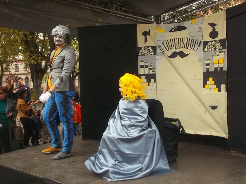 © Andrei  Kolyaskin - Living  sculptures  show  on  the  central  part  of  Ivano - Frankivsk  City , Ukraine .