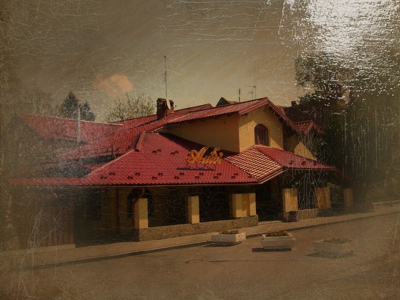 © Andrei  Kolyaskin - Restaurant  Alibi  of  modern  construction  in  town  Drogobych  of  Lviv  region , Ukraine .