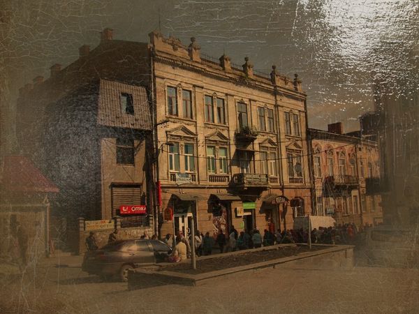 © Andrei  Kolyaskin - Old  house  from  19th  century  in  town  Drogobych  of  Lviv  region , Ukraine .