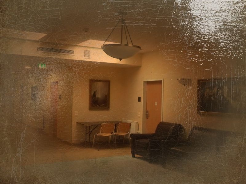 © Andrei  Kolyaskin - Image from the Ukrainian  Kyiv  Temple  in  oil  painting  3 photography project