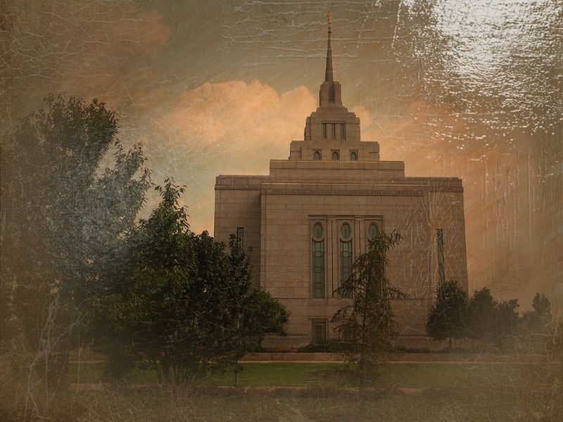 © Andrei  Kolyaskin - Image from the Ukrainian  Kyiv  Temple  in  oil  painting  3 photography project