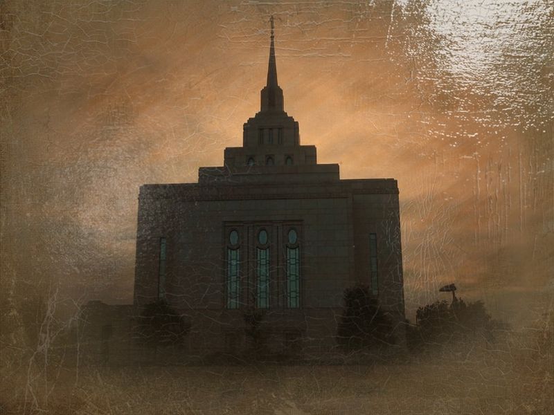 © Andrei  Kolyaskin - Image from the Ukrainian  Kyiv  Temple  in  oil  painting  3 photography project