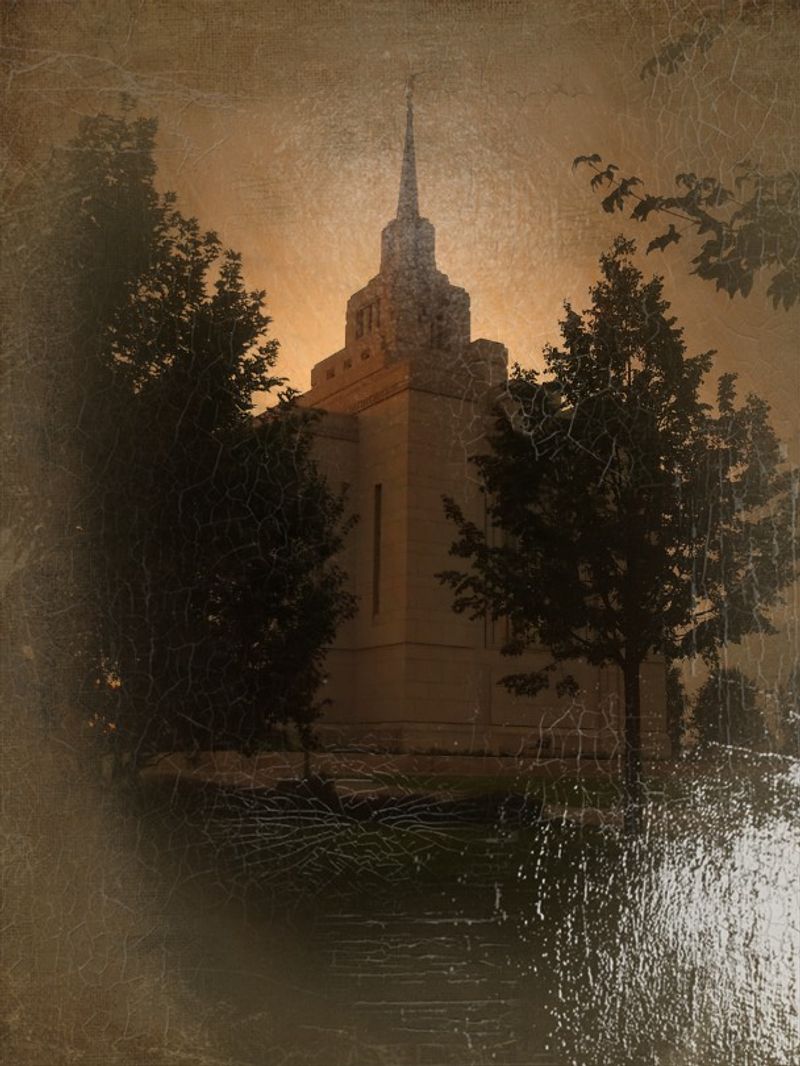 © Andrei  Kolyaskin - Image from the Ukrainian  Kyiv  Temple  in  oil  painting  3 photography project