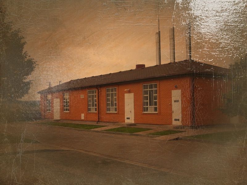 © Andrei  Kolyaskin - Image from the Ukrainian  Kyiv  Temple  in  oil  painting  2 photography project