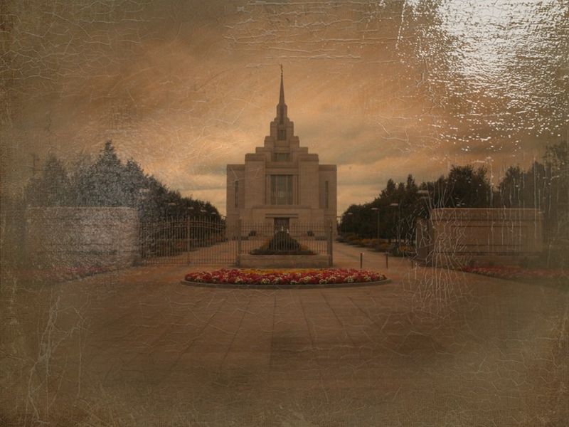 © Andrei  Kolyaskin - Image from the Ukrainian  Kyiv  Temple  in  oil  painting  2 photography project