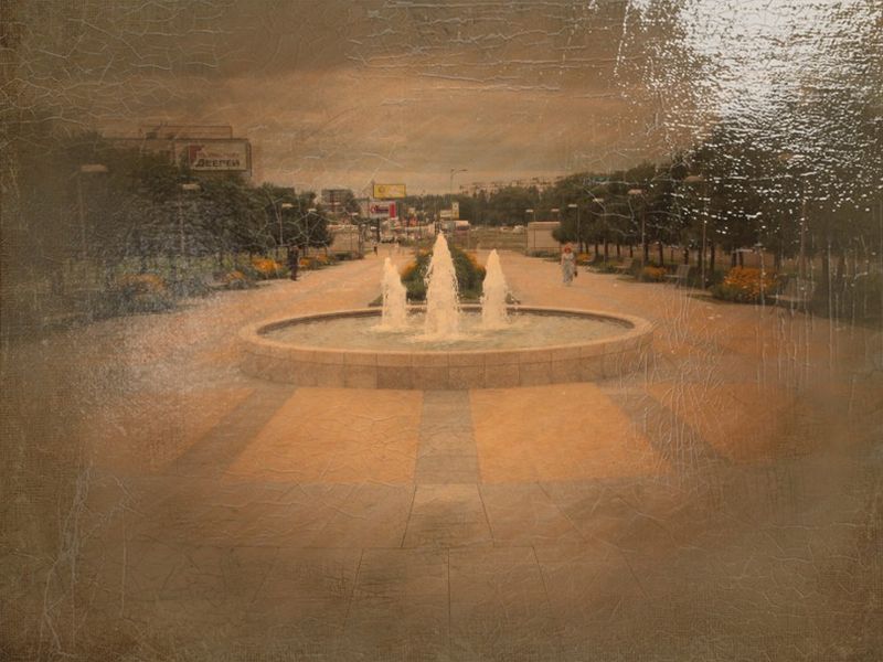 © Andrei  Kolyaskin - Image from the Ukrainian  Kyiv  Temple  in  oil  painting  2 photography project