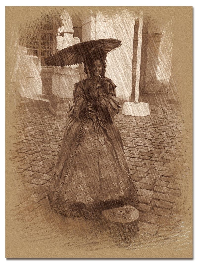 © Andrei  Kolyaskin - Living  sculpture  on  the  central  part  of  Lviv  City , Ukraine .