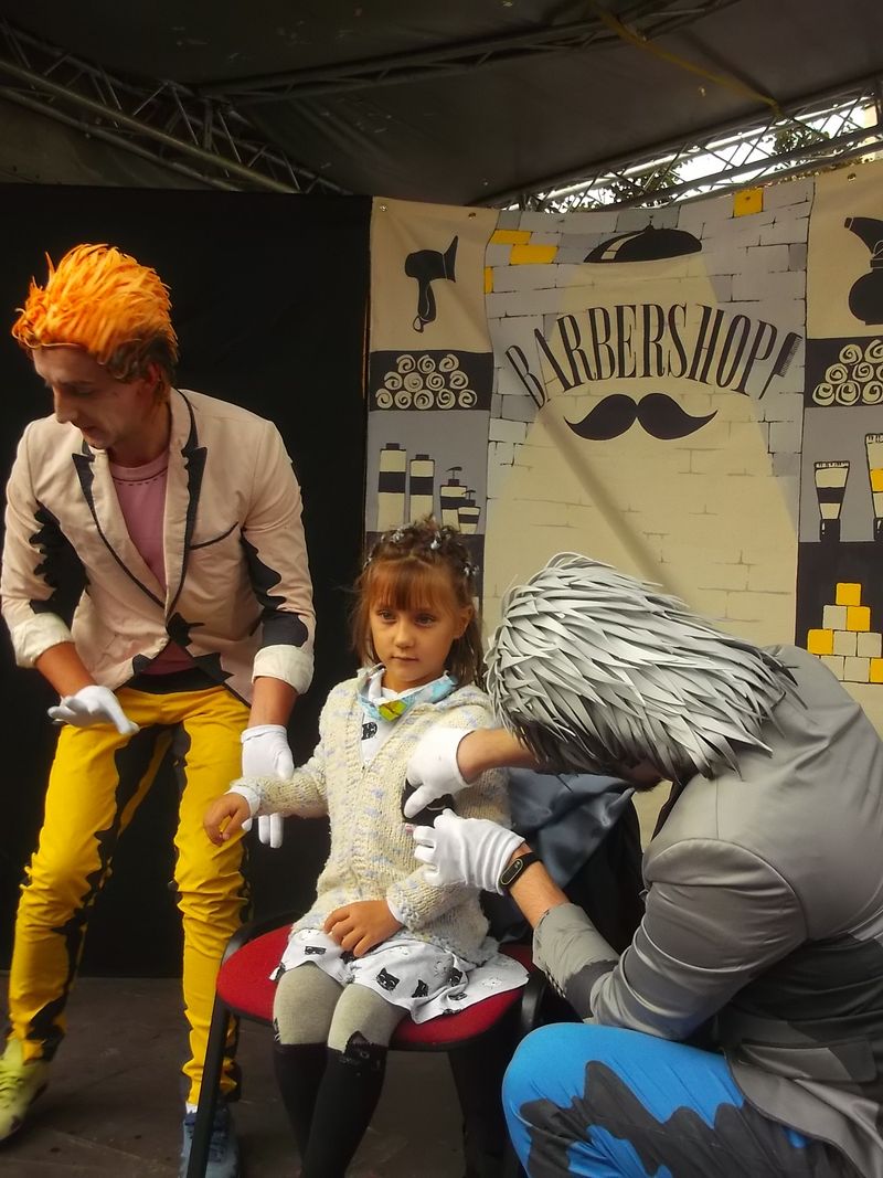 © Andrei  Kolyaskin - Living  sculptures  show  on  the  central  part  of  Ivano - Frankivsk  City , Ukraine .