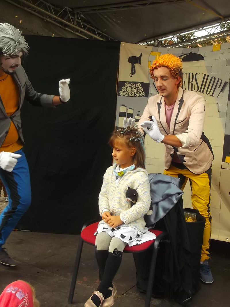 © Andrei  Kolyaskin - Living  sculptures  show  on  the  central  part  of  Ivano - Frankivsk  City , Ukraine .