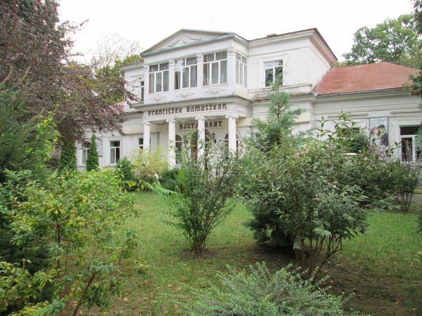 © Andrei  Kolyaskin - Restaurant  Franciszek  Romaszkan   on  the  central  park  of  Ivano - Frankivsk  City , Ukraine .