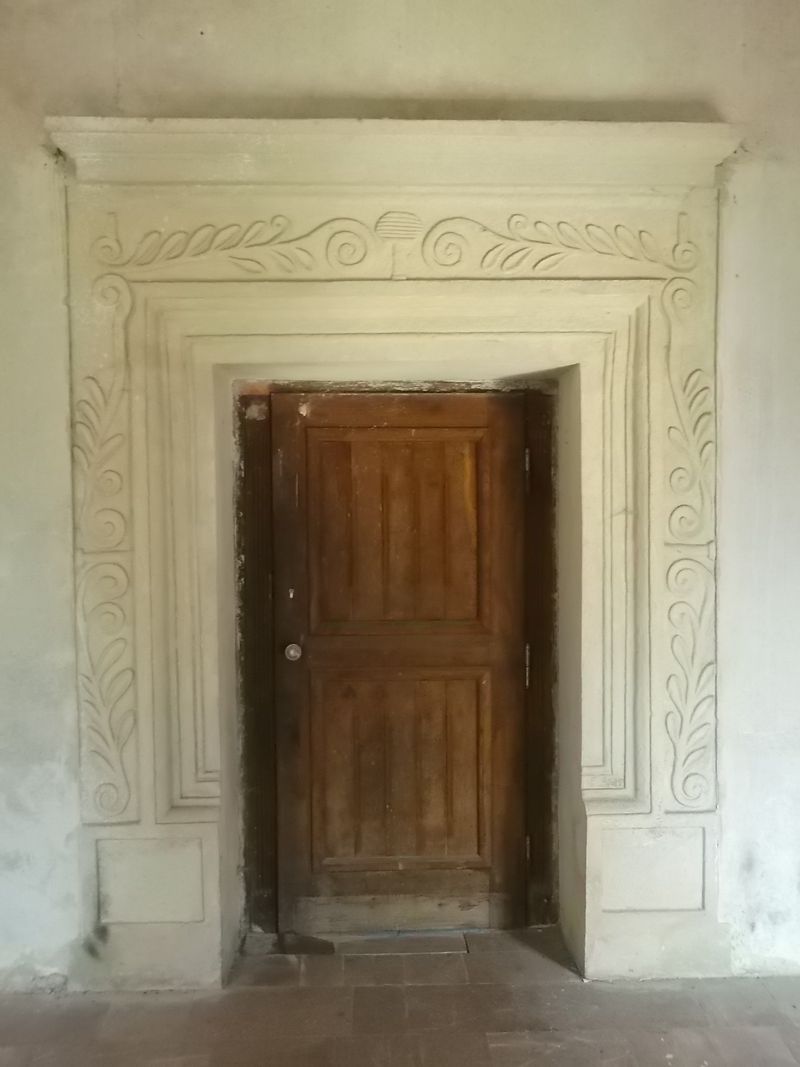 © Andrei  Kolyaskin - Image from the Svirzh  Castle 3 photography project