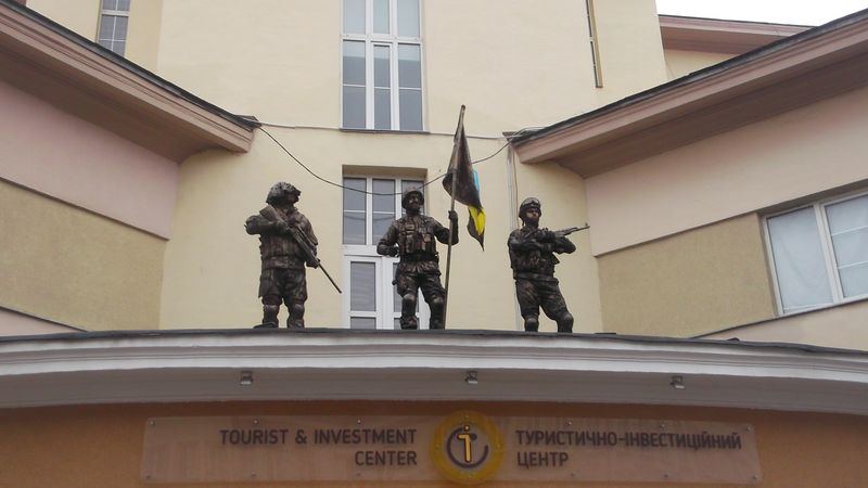 © Andrei  Kolyaskin - Living  sculptures  on  the  Independence  Day  in  Ivano - Frankivsk  City , Ukraine .