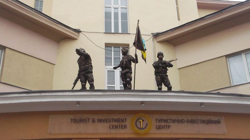 © Andrei  Kolyaskin - Living  sculptures  on  the  Independence  Day  in  Ivano - Frankivsk  City , Ukraine .