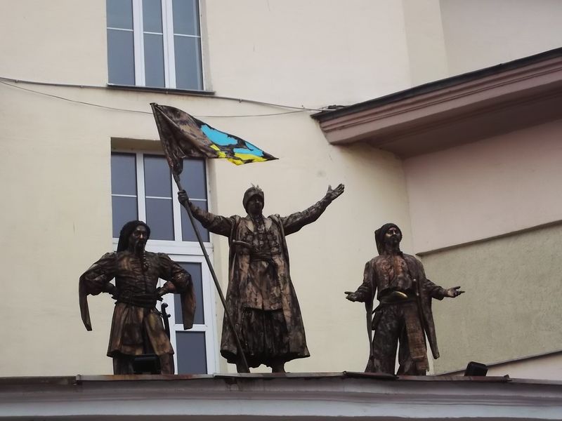 © Andrei  Kolyaskin - Living  sculptures  on  the  Independence  Day  in  Ivano - Frankivsk  City , Ukraine .