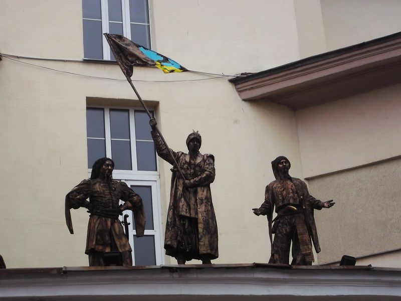© Andrei  Kolyaskin - Living  sculptures  on  the  Independence  Day  in  Ivano - Frankivsk  City , Ukraine .