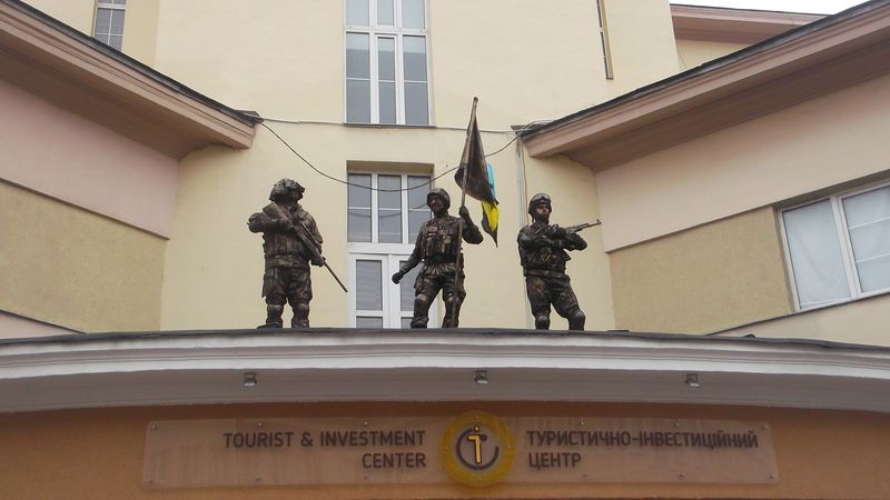© Andrei  Kolyaskin - Living  sculptures  on  the  Independence  Day  in  Ivano - Frankivsk  City , Ukraine .