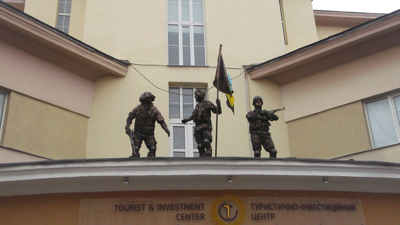 © Andrei  Kolyaskin - Living  sculptures  on  the  Independence  Day  in  Ivano - Frankivsk  City , Ukraine .