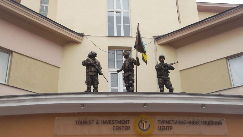 © Andrei  Kolyaskin - Living  sculptures  on  the  Independence  Day  in  Ivano - Frankivsk  City , Ukraine .