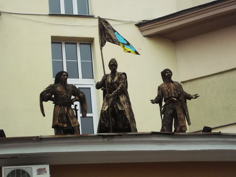 © Andrei  Kolyaskin - Living  sculptures  on  the  Independence  Day  in  Ivano - Frankivsk  City , Ukraine .