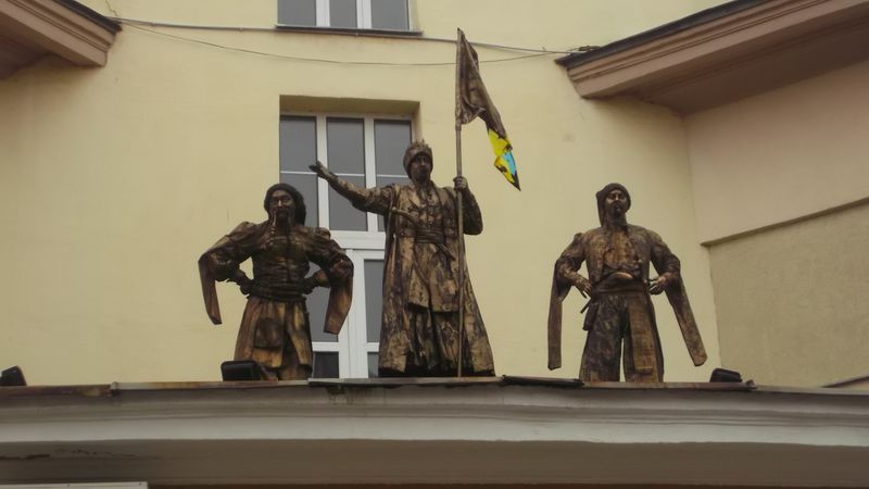 © Andrei  Kolyaskin - Image from the Living  sculptures  in  Ivano - Frankivsk  City 2 photography project