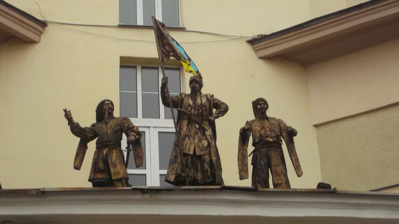 © Andrei  Kolyaskin - Image from the Living  sculptures  in  Ivano - Frankivsk  City 2 photography project