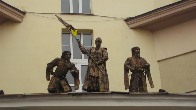 © Andrei  Kolyaskin - Image from the Living  sculptures  in  Ivano - Frankivsk  City 1 photography project