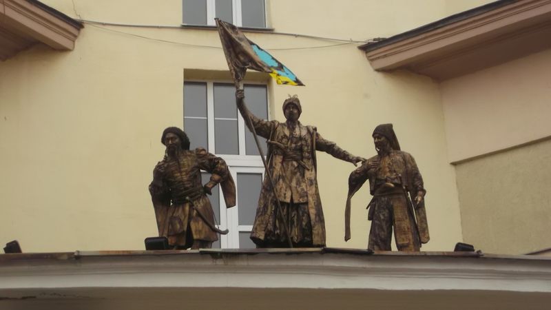 © Andrei  Kolyaskin - Living  sculptures  on  the  Independence  Day  in  Ivano - Frankivsk  City , Ukraine .