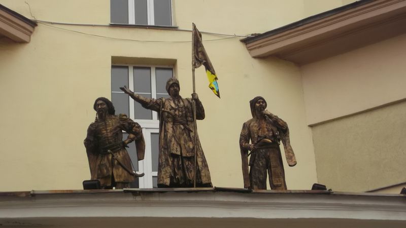 © Andrei  Kolyaskin - Living  sculptures  on  the  Independence  Day  in  Ivano - Frankivsk  City , Ukraine .