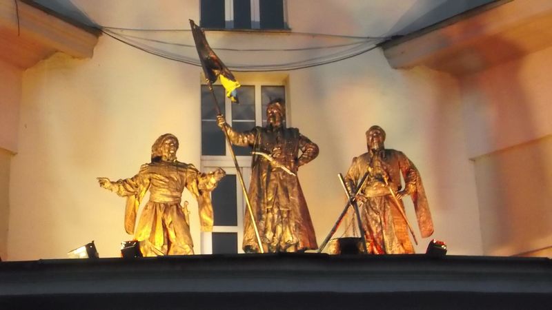 © Andrei  Kolyaskin - Living  sculptures  on  the  Independence  Day  in  Ivano - Frankivsk  City , Ukraine .