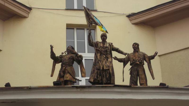 © Andrei  Kolyaskin - Living  sculptures  on  the  Independence  Day  in  Ivano - Frankivsk  City , Ukraine .
