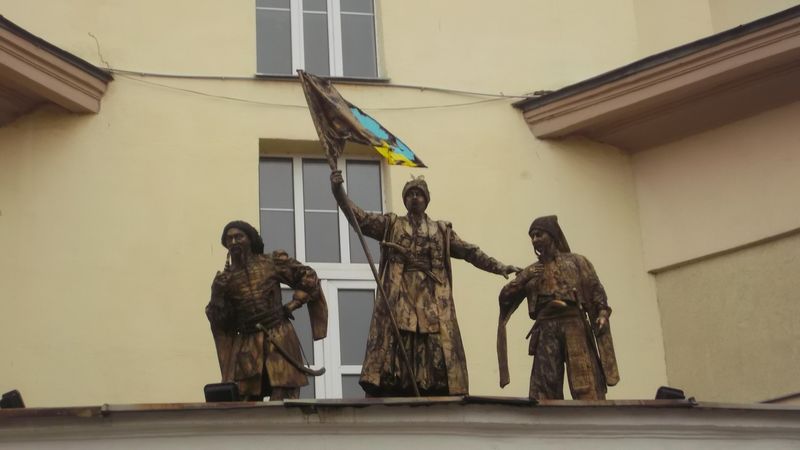 © Andrei  Kolyaskin - Living  sculptures  on  the  Independence  Day  in  Ivano - Frankivsk  City , Ukraine .