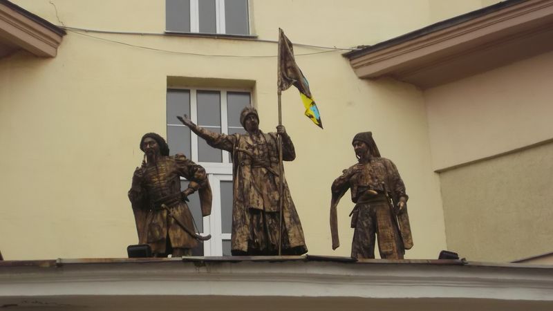 © Andrei  Kolyaskin - Living  sculptures  on  the  Independence  Day  in  Ivano - Frankivsk  City , Ukraine .