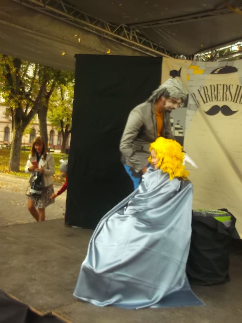 © Andrei  Kolyaskin - Living   sculptures  show  on  the  central  part  of  Ivano - Frankivsk  City , Ukraine .