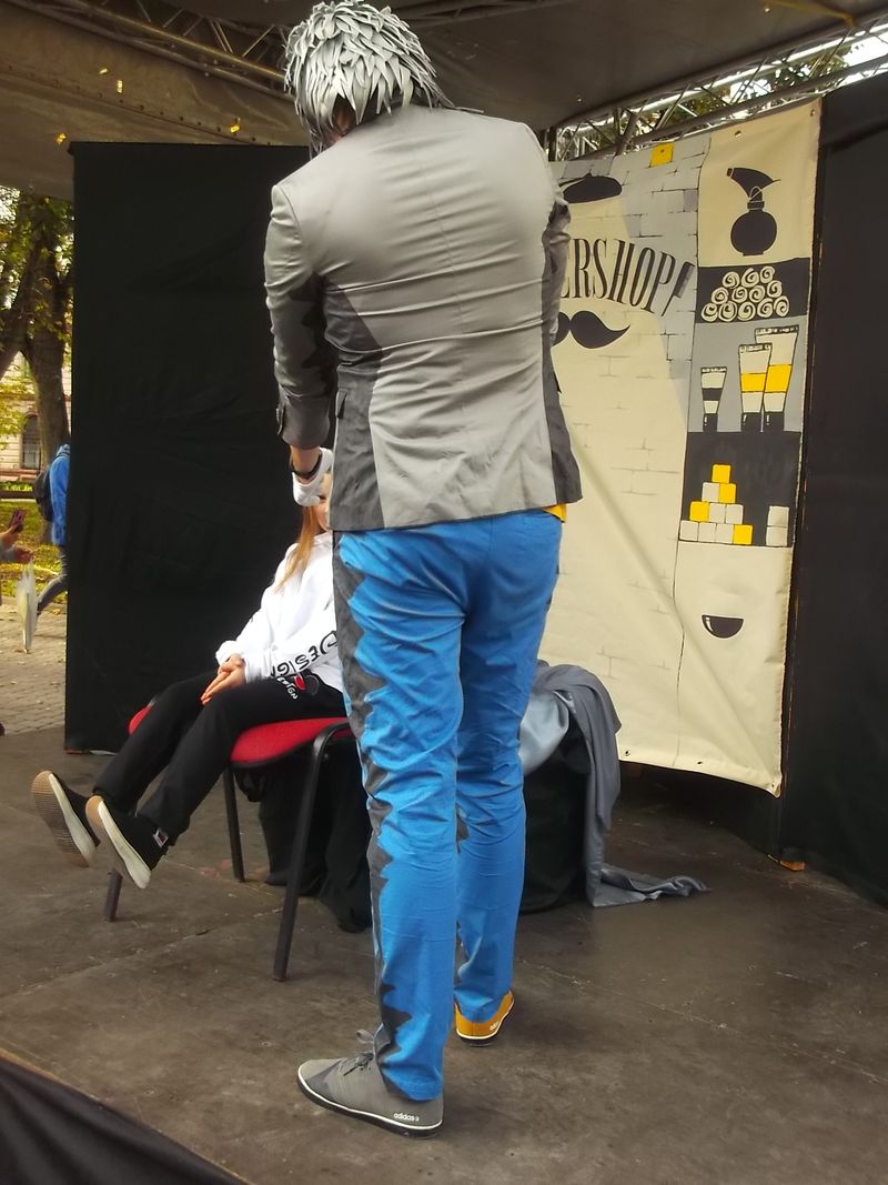 © Andrei  Kolyaskin - Living   sculptures  show  on  the  central  part  of  Ivano - Frankivsk  City , Ukraine .