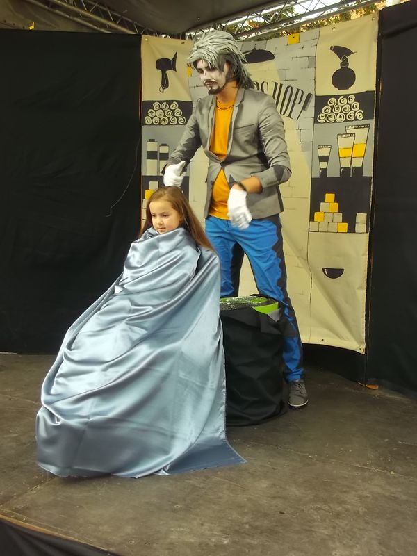 © Andrei  Kolyaskin - Living   sculptures  show  on  the  central  part  of  Ivano - Frankivsk  City , Ukraine .