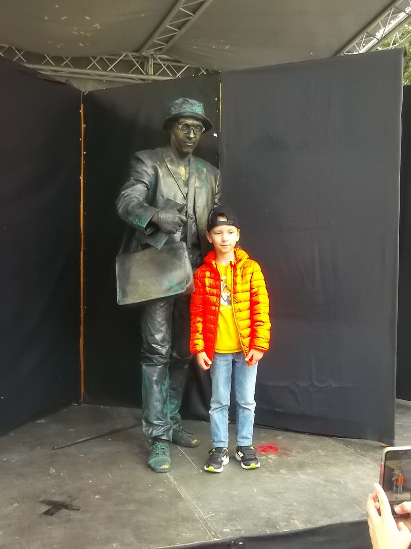 © Andrei  Kolyaskin - Living  sculptures  show  on  the  central  part  of  Ivano - Frankivsk  City , Ukraine .