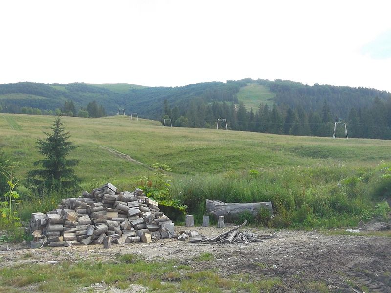 © Andrei  Kolyaskin - View  on  the  Carpatian  mointains in village Pylypets of Mezhygirya area Zacarpatian region , Ukraine .