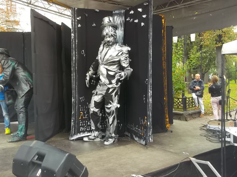 © Andrei  Kolyaskin - Living  sculptures  show  on  the  central  part  of  Ivano - Frankivsk  City , Ukraine .