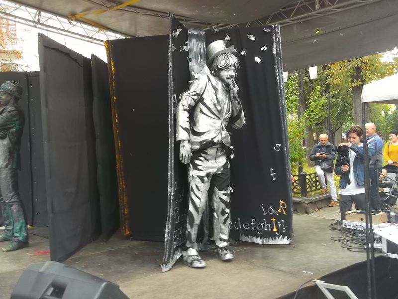 © Andrei  Kolyaskin - Living  sculptures  show  on  the  central  part  of  Ivano - Frankivsk  City , Ukraine .