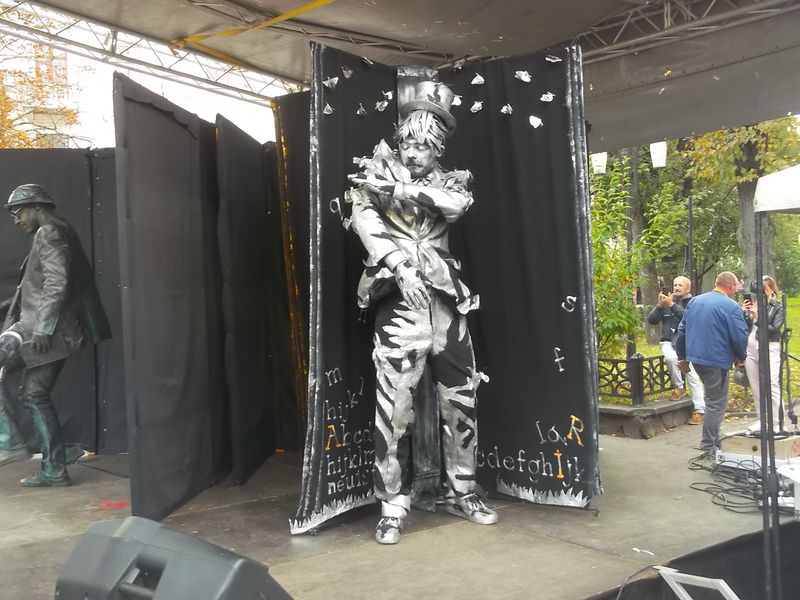 © Andrei  Kolyaskin - Living  sculptures  show  on  the  central  part  of  Ivano - Frankivsk  City , Ukraine .