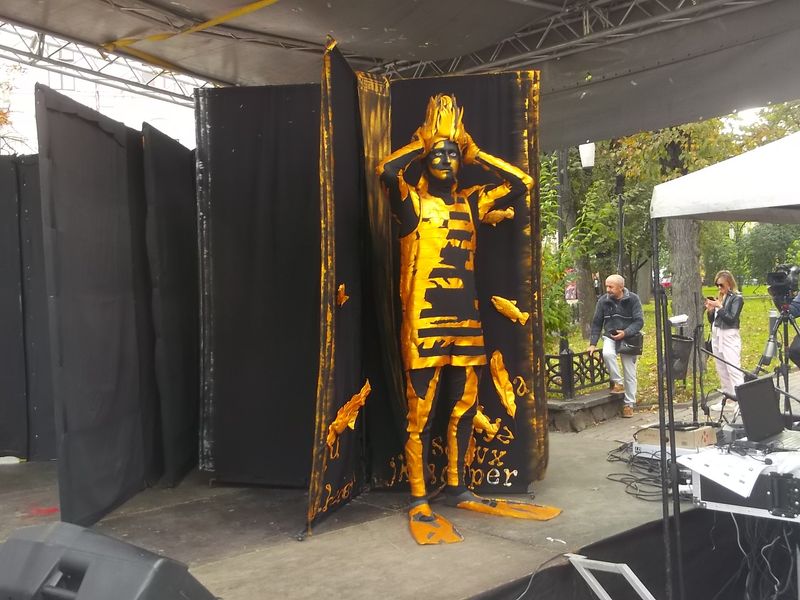 © Andrei  Kolyaskin - Living  sculptures  show  on  the  central  part  of  Ivano - Frankivsk  City , Ukraine .