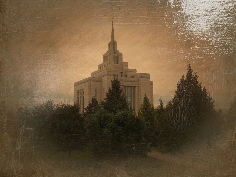 © Andrei  Kolyaskin - Image from the Ukrainian  Kyiv  Temple  in  oil  painting  5 photography project