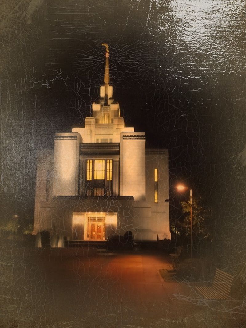 © Andrei  Kolyaskin - Image from the Ukrainian  Kyiv  Temple  in  oil  painting  5 photography project