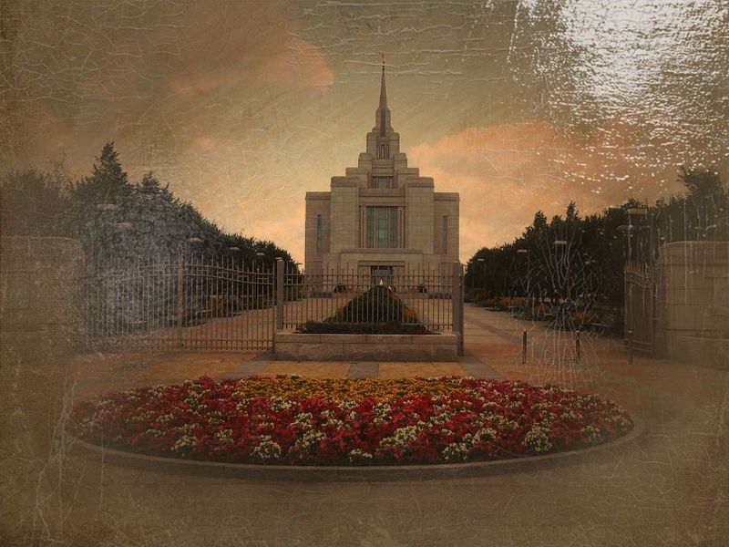 © Andrei  Kolyaskin - Image from the Ukrainian  Kyiv  Temple  in  oil  painting 4 photography project