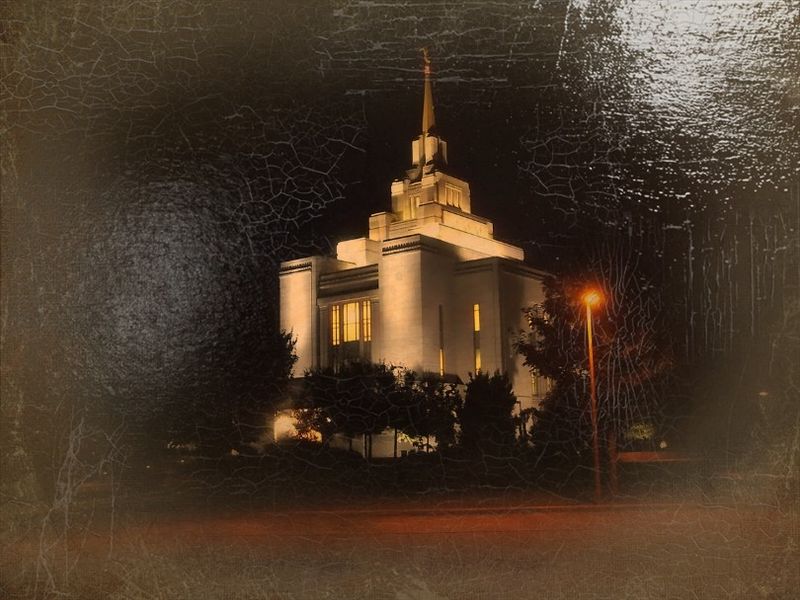 © Andrei  Kolyaskin - Image from the Ukrainian  Kyiv  Temple  in  oil  painting 4 photography project