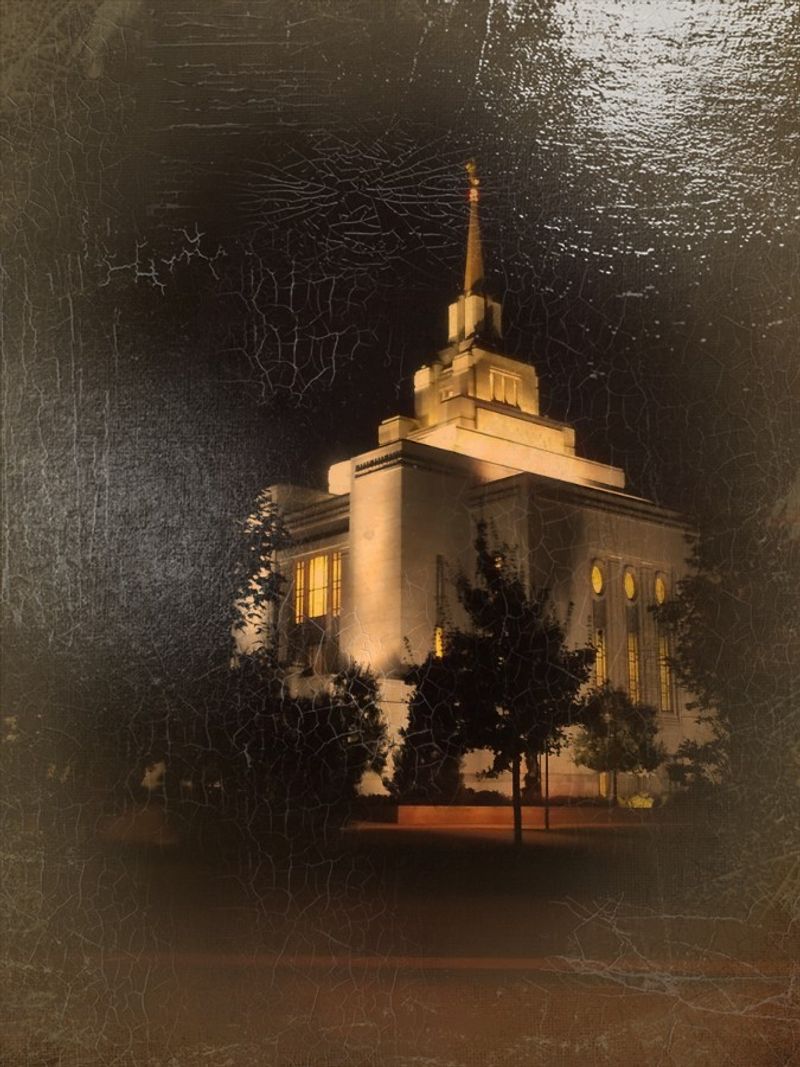 © Andrei  Kolyaskin - Image from the Ukrainian  Kyiv  Temple  in  oil  painting 4 photography project