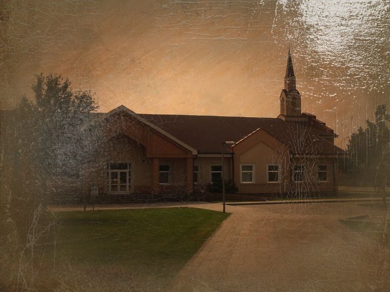 © Andrei  Kolyaskin - Image from the Ukrainian  Kyiv  Temple  in  oil  painting 4 photography project