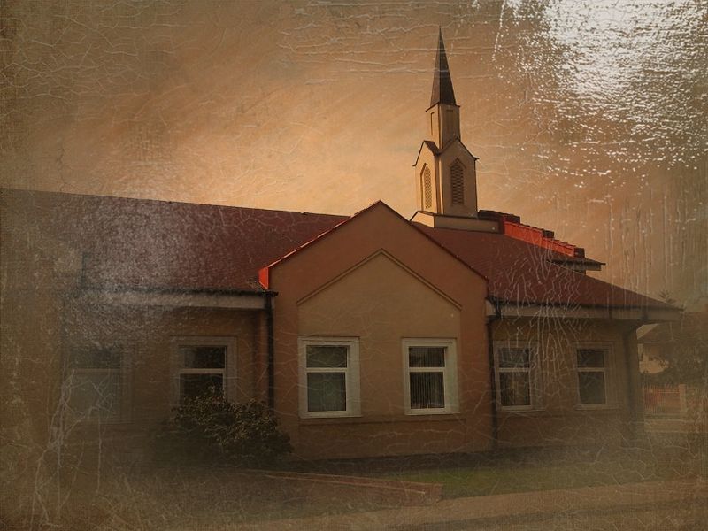 © Andrei  Kolyaskin - Image from the Ukrainian  Kyiv  Temple  in  oil  painting 4 photography project